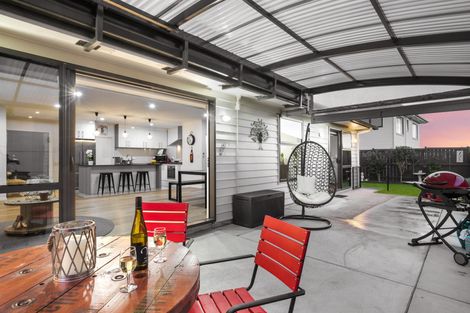 Photo of property in 330 Harbourside Drive, Karaka, Papakura, 2113