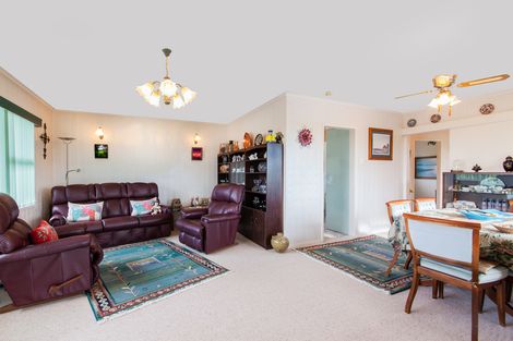 Photo of property in 466 Don Buck Road, Massey, Auckland, 0614