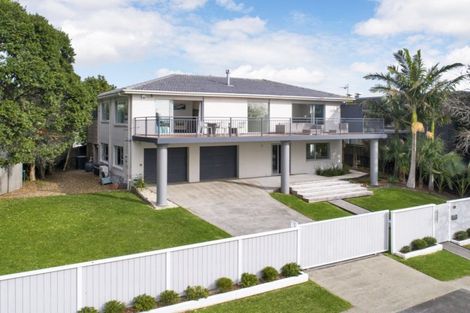 Photo of property in 13 Spinnaker Drive, Te Atatu Peninsula, Auckland, 0610