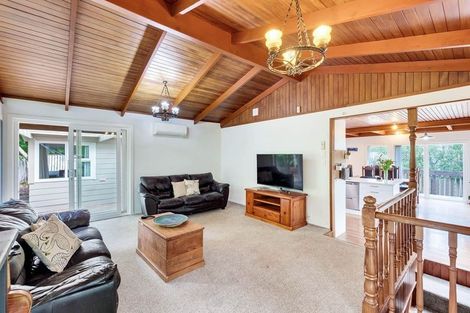 Photo of property in 72 Fitzwater Place, Henderson, Auckland, 0612