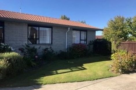 Photo of property in 3 Strack Place, Redwood, Christchurch, 8051