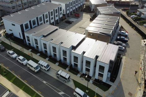 Photo of property in 2 Mikoikoi Crescent, Mangere Bridge, Auckland, 2022