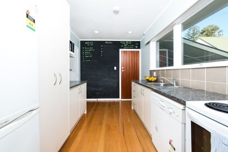 Photo of property in 6 Murray Road, Te Atatu Peninsula, Auckland, 0610