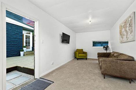 Photo of property in 1/15 Stratford Avenue, Milford, Auckland, 0620