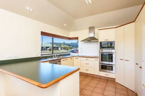 Photo of property in 146 Guildford Drive, Paraparaumu Beach, Paraparaumu, 5032