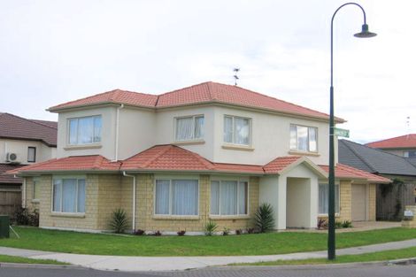 Photo of property in 18 Cyril French Drive, Flat Bush, Auckland, 2016