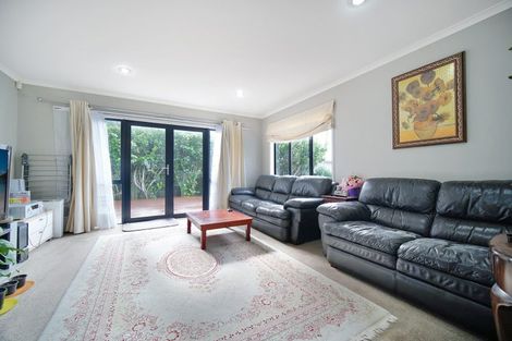Photo of property in 27 Sonoma Crescent, Oteha, Auckland, 0632