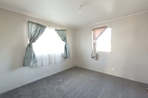 Photo of property in 2/15 Trimdon Street, Randwick Park, Auckland, 2105