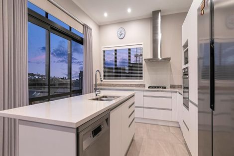 Photo of property in 41 Maka Terrace, Orewa, 0931