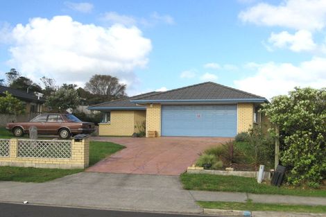 Photo of property in 14 Ginders Drive, Massey, Auckland, 0614