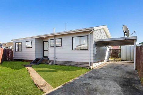Photo of property in 2/5 Volta Place, Clendon Park, Auckland, 2103