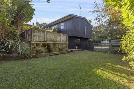 Photo of property in 44 Kahu Road, Paremata, Porirua, 5024