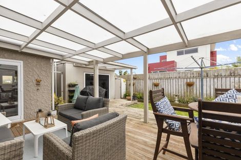 Photo of property in 25 Mclean Street, Strandon, New Plymouth, 4312