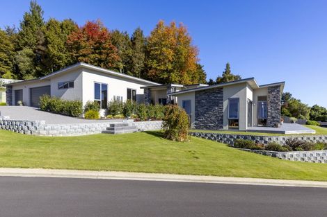 Photo of property in 7 Azalea Lane, Waipahihi, Taupo, 3330