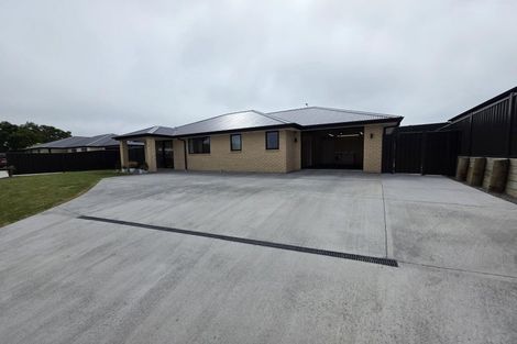 Photo of property in 13 Royal Oak Crescent, Holmes Hill, Oamaru, 9401