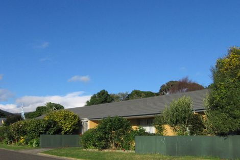 Photo of property in 13 Leybourne Avenue, Waikanae, 5036