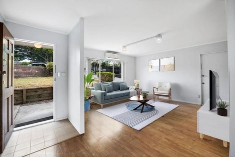 Photo of property in 1 Skelton Avenue, Randwick Park, Auckland, 2105