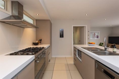 Photo of property in 28 Woodford Terrace, Ilam, Christchurch, 8053