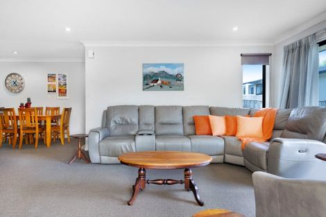 Photo of property in 5a Shanley Crescent, Waiuku, 2123