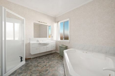 Photo of property in 11 Hillview Place, Wanaka, 9305