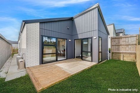Photo of property in 13 Horokaka Street, Massey, Auckland, 0614