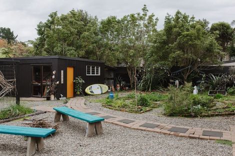 Photo of property in 1 Jervois Terrace, Ohau, Levin, 5570