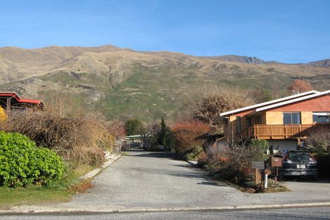 Photo of property in 19a Sargood Drive, Wanaka, 9305
