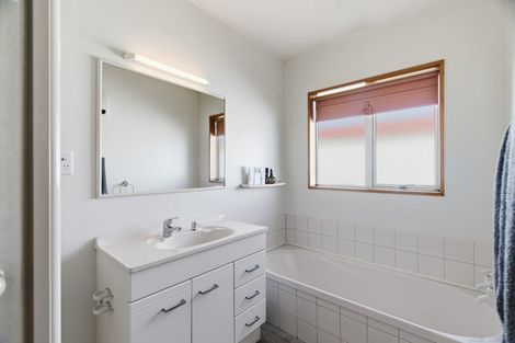 Photo of property in 47 Blue Gum Place, New Brighton, Christchurch, 8083