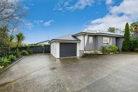 Photo of property in 48 Makora Road, Massey, Auckland, 0614