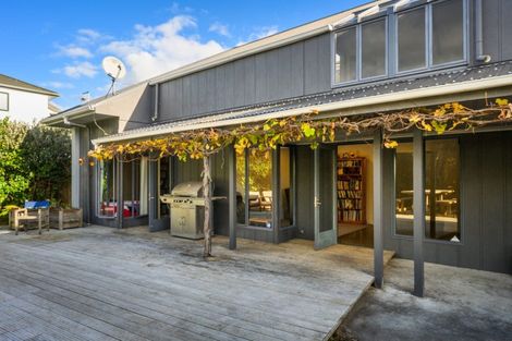 Photo of property in 151 Summerhill Drive, Fitzherbert, Palmerston North, 4410