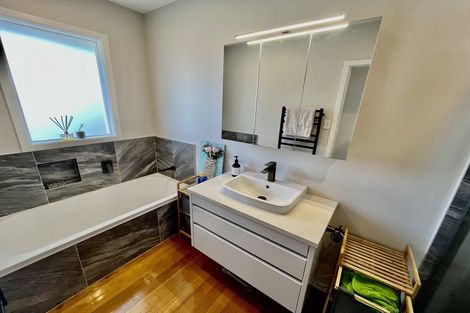 Photo of property in 136 Birkenhead Avenue, Birkenhead, Auckland, 0626