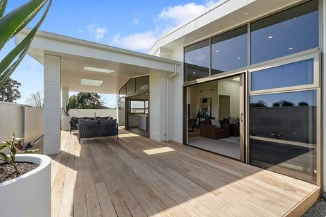 Photo of property in Mangorei Road, Strandon, 4312