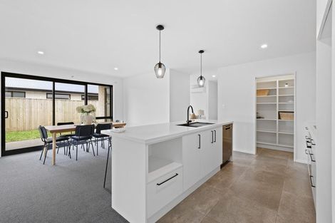 Photo of property in 184 Faringdon Boulevard, Rolleston, 7615