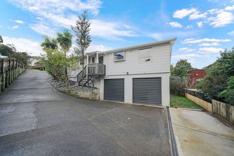Photo of property in 2/14 Fernlea Rise, Bayview, Auckland, 0629