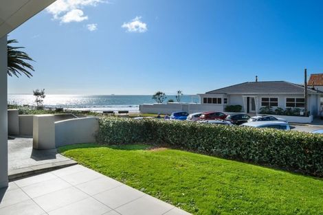 Photo of property in Seaview Apartments, 3/64 Milford Road, Milford, Auckland, 0620