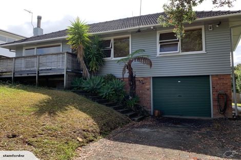 Photo of property in 32 Taupo Street, Green Bay, Auckland, 0604