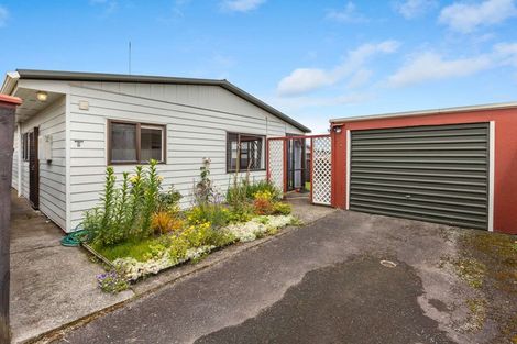 Photo of property in 3 Tukapa Street, Westown, New Plymouth, 4310