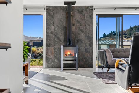 Photo of property in 23 Kereru Crescent, Wanaka, 9305
