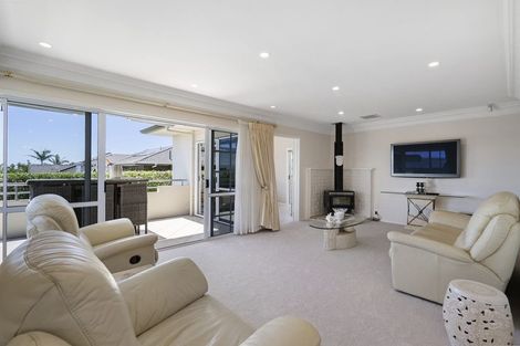 Photo of property in 1/10 Coquille Place, Half Moon Bay, Auckland, 2012