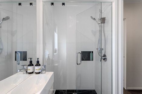 Photo of property in 152a Wairakei Road, Bryndwr, Christchurch, 8053