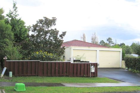Photo of property in 2/22 La Perouse Street, Botany Downs, Auckland, 2010