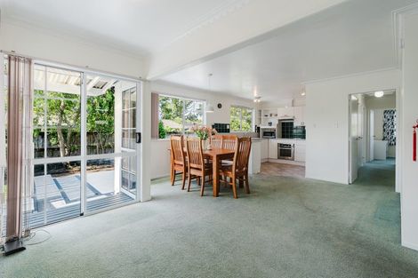 Photo of property in 17 Sandalwood Drive, Dinsdale, Hamilton, 3204