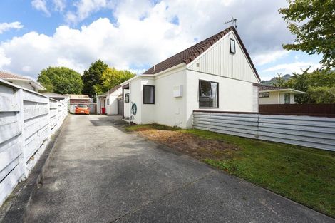 Photo of property in 51f1- Henry Street, Ebdentown, Upper Hutt, 5018