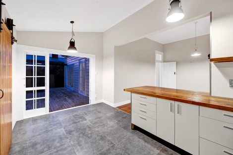 Photo of property in 120 Manawapou Road, Hawera, 4610