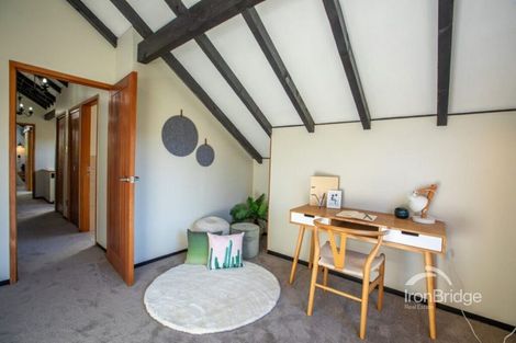 Photo of property in 6b Chatsworth Road, Silverstream, Upper Hutt, 5019