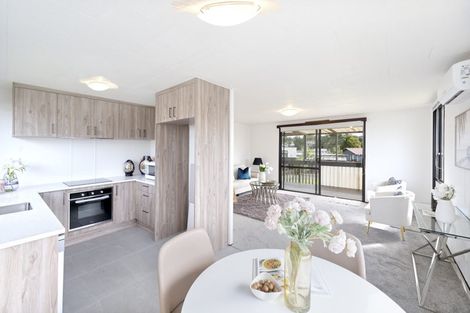 Photo of property in 11 Starforth Place, Henderson, Auckland, 0612