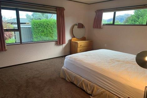 Photo of property in 15 Hunter Crescent, Wanaka, 9305