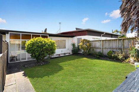 Photo of property in 87 Nikau Street, New Lynn, Auckland, 0600