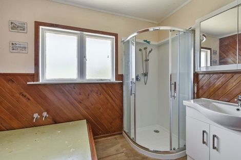 Photo of property in 65 Christmas Road, Manurewa, Auckland, 2102