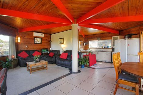 Photo of property in 119 Colwill Road, Massey, Auckland, 0614